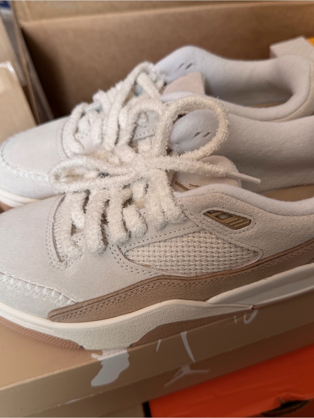 Jordan Women's Flight Court SE Sz.7.5 “Cozy Girl”